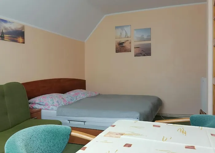 Dom Pod Gruszka Habitación en casa particular *