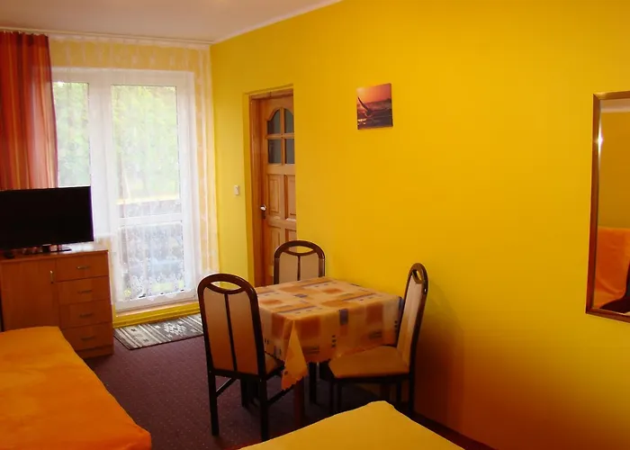 Dom Pod Gruszka Habitación en casa particular *