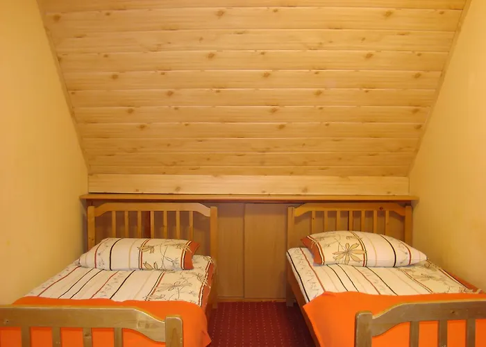 Dom Pod Gruszka Habitación en casa particular *